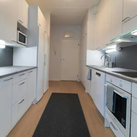 Spacious For 6 With Sauna In Vuosaari 公寓 *